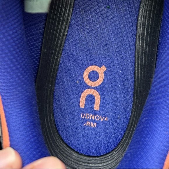 On running cloudnova form sneakers size 10 mens terracotta - Picture 4 of 9